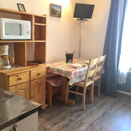 Calme Pour 4 Pers. A Risoul, Proche Pistes, Animaux Admis, Parking Gratuit - Fr-1-330-512