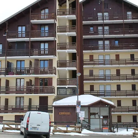Apartment Calme Pour 4 Pers. A Risoul, Proche Pistes, Animaux Admis, Parking Gratuit - Fr-1-330-512