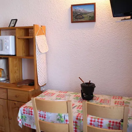 Calme Pour 4 Pers. A Risoul, Proche Pistes, Animaux Admis, Parking Gratuit - Fr-1-330-512