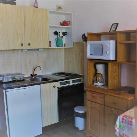 Apartment Calme Pour 4 Pers. A Risoul, Proche Pistes, Animaux Admis, Parking Gratuit - Fr-1-330-512
